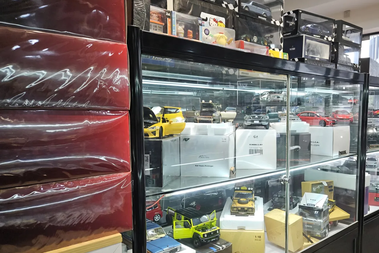 Extreme Model 实体店实景 3